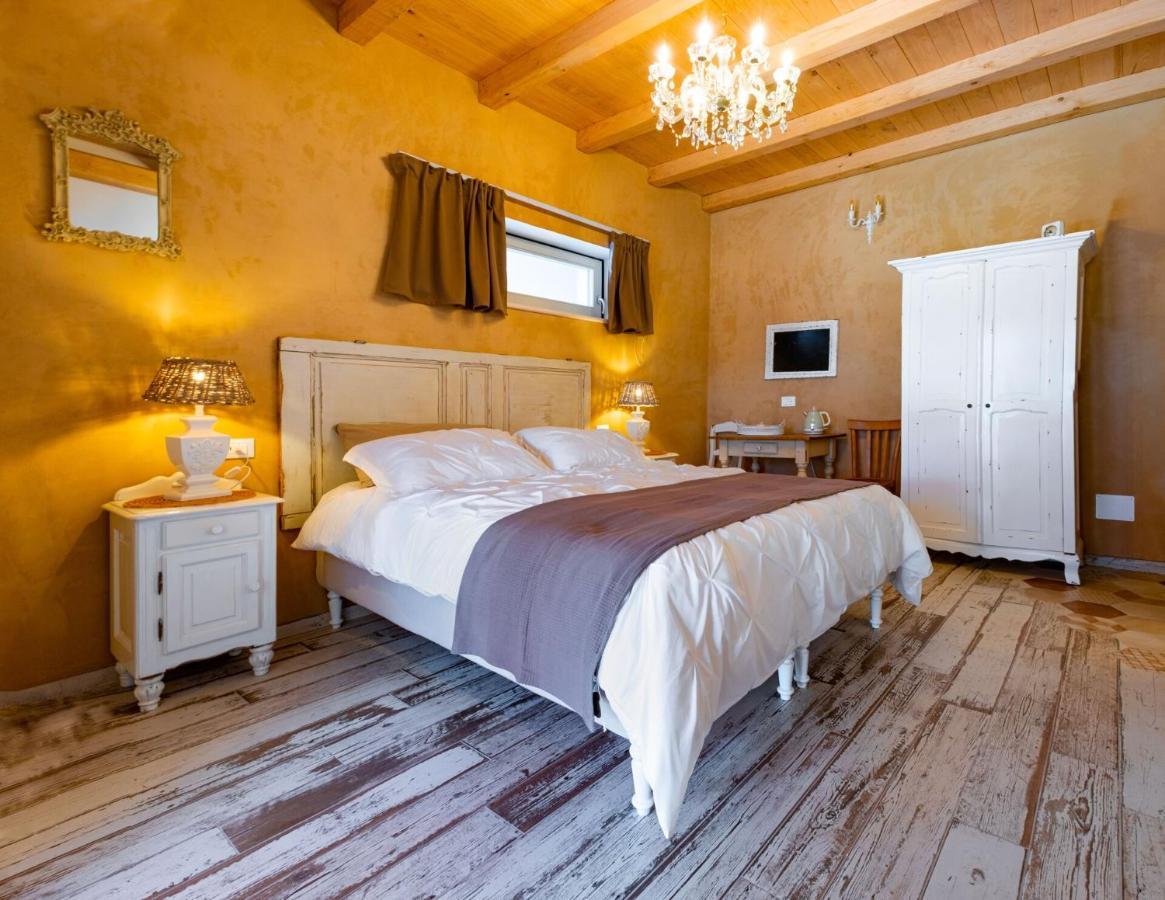 Aria Di Bosco Bed and Breakfast LʼAquila Exteriör bild